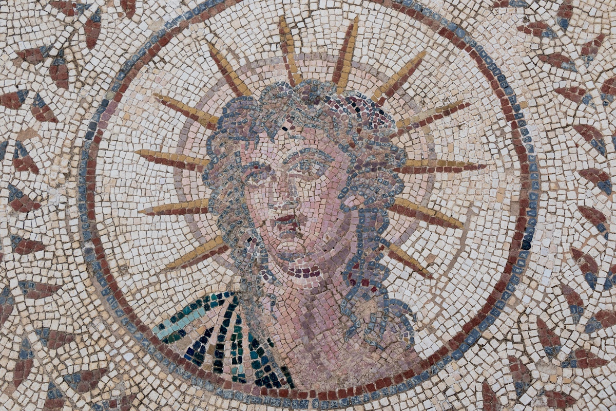 Resh and The Sun in The Tarot